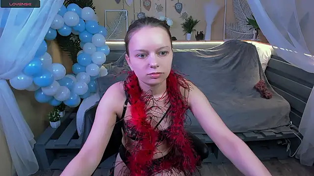 Snapshot of Bloom_evl chatting on 02-19-26, 07:43 Bloom evl online show from 02-19-26, 07:43