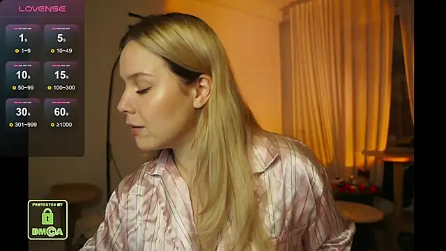 Snapshot of cheriri chatting on 11-25-25, 08:42 cheriri online show from 11-25-25, 08:42