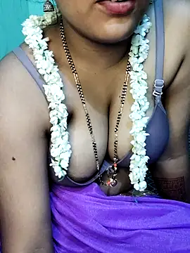 Snapshot of Shneeha_le chatting on 09-21-25, 08:21 Shneeha le online show from 09-21-25, 08:21