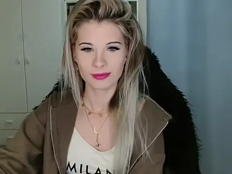 KristineGlow online show from 11-05-25, 07:08