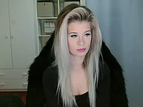 KristineGlow online show from 11-21-25, 07:07