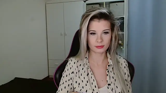 KristineGlow online show from 01-08-26, 07:21