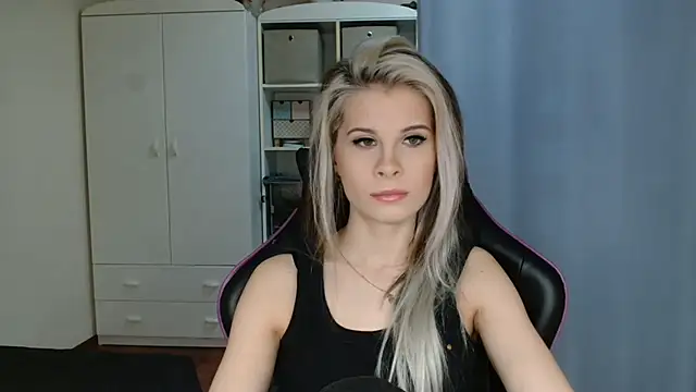 KristineGlow online show from 04-22-26, 06:16