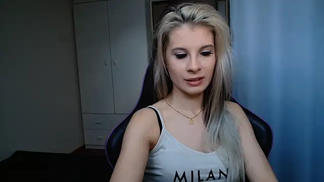 KristineGlow online show from 06-17-26, 06:38