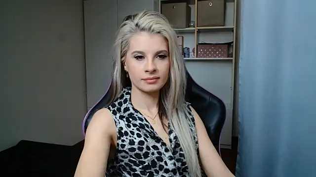KristineGlow online show from 06-18-26, 06:46