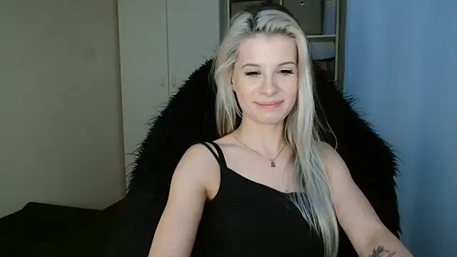 KristineGlow online show from 06-19-26, 06:23