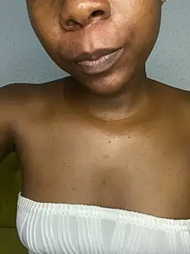 Snapshot of Crazyqueenxxx chatting on 03-17-26, 10:51 Crazyqueenxxx online show from 03-17-26, 10:51