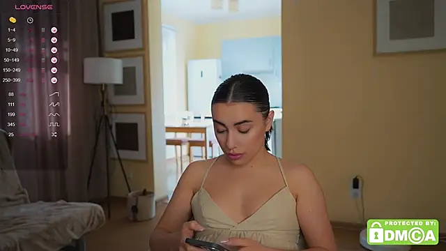 Snapshot of KateCarrey chatting on 10-02-25, 07:26 KateCarrey online show from 10-02-25, 07:26