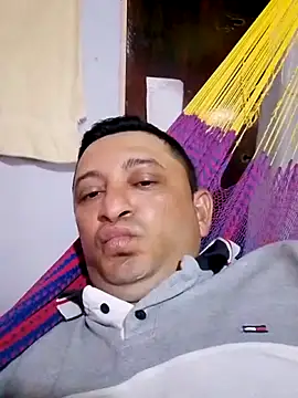 Snapshot of arnaldof50 chatting on 10-11-25, 05:17 arnaldof50 online show from 10-11-25, 05:17