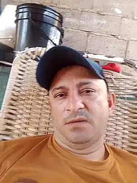 Snapshot of arnaldof50 chatting on 11-06-25, 12:17 arnaldof50 online show from 11-06-25, 12:17