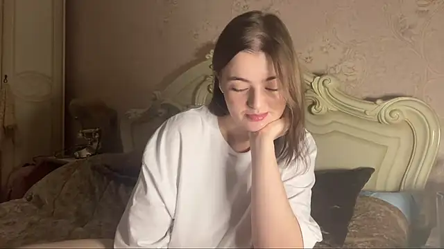 HoneyMist online show from 11-18-25, 06:01