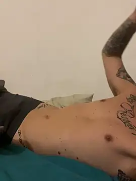 Snapshot of pimousssse chatting on 10-30-25, 11:49 pimousssse online show from 10-30-25, 11:49