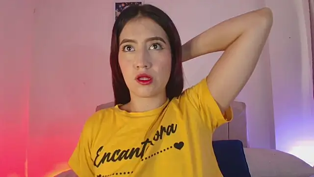 Snapshot of BrunnetAri_ chatting on 07-18-26, 03:16 BrunnetAri online show from 07-18-26, 03:16