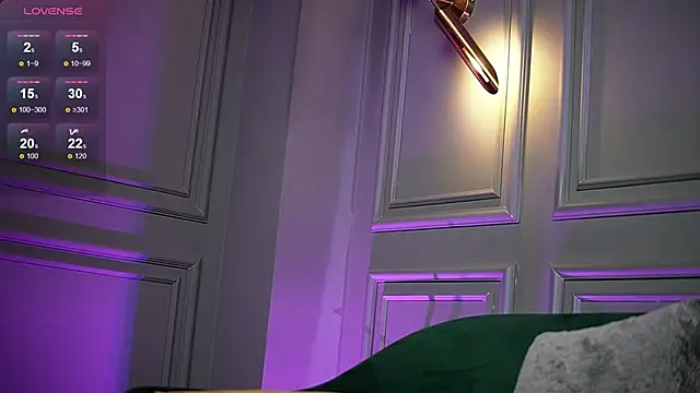 KendalDubai online show from 09-29-25, 08:13