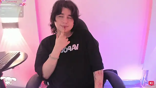 Snapshot of damienbeltmonth chatting on 10-08-25, 07:17 damienbeltmonth online show from 10-08-25, 07:17