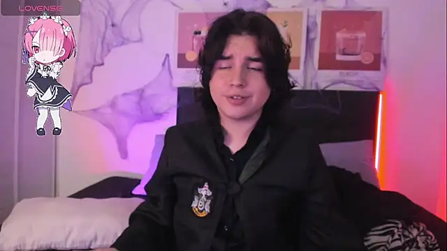 Snapshot of damienbeltmonth chatting on 10-16-25, 04:46 damienbeltmonth online show from 10-16-25, 04:46