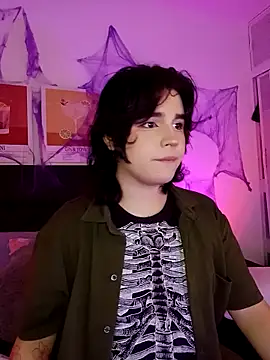 Snapshot of damienbeltmonth chatting on 10-29-25, 11:28 damienbeltmonth online show from 10-29-25, 11:28