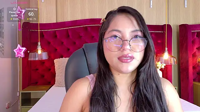 Snapshot of kendalFox_ chatting on 10-02-25, 12:56 kendalFox online show from 10-02-25, 12:56