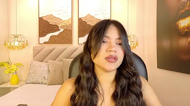 Snapshot of kendalFox_ chatting on 10-10-25, 12:15 kendalFox online show from 10-10-25, 12:15