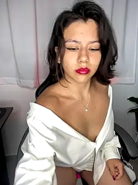 Snapshot of Valen_Sky chatting on 11-24-25, 04:45 Valen Sky online show from 11-24-25, 04:45