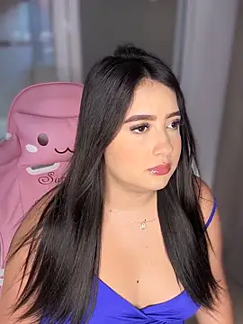 Snapshot of Emiily_Moore1 chatting on 09-09-25, 09:14 Emiily Moore1 online show from 09-09-25, 09:14