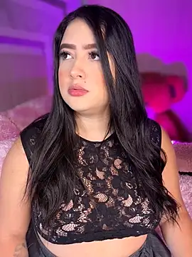 Snapshot of Emiily_Moore1 chatting on 10-01-25, 11:44 Emiily Moore1 online show from 10-01-25, 11:44