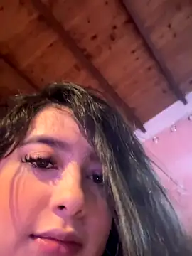 Snapshot of Emiily_Moore1 chatting on 10-18-25, 10:10 Emiily Moore1 online show from 10-18-25, 10:10