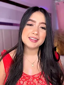 Snapshot of Emiily_Moore1 chatting on 10-24-25, 01:03 Emiily Moore1 online show from 10-24-25, 01:03