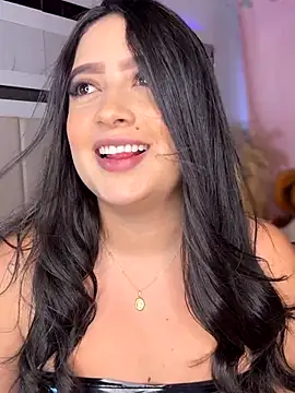 Snapshot of Emiily_Moore1 chatting on 11-15-25, 01:14 Emiily Moore1 online show from 11-15-25, 01:14