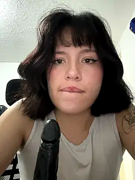 aliciia 23 online show from 09-28-25, 05:35