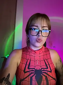 Snapshot of aliciia_23 chatting on 03-25-26, 11:33 aliciia 23 online show from 03-25-26, 11:33