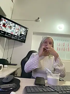 Sun Sooll  online show from 04-29-26, 10:49