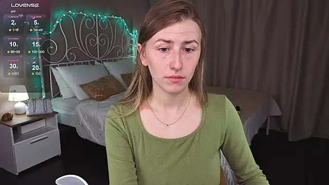 VesperaCeleste online show from 10-13-25, 05:40