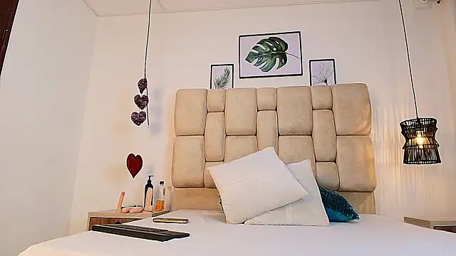 elizawiliamst online show from 09-22-25, 11:45