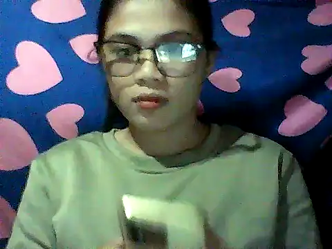 Snapshot of Zachariah_05 chatting on 10-05-25, 12:20 Zachariah 05 online show from 10-05-25, 12:20