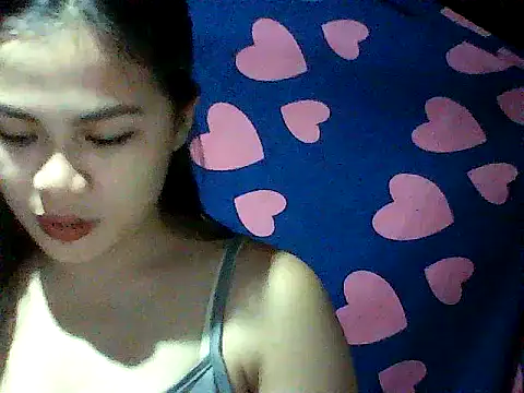 Snapshot of Zachariah_05 chatting on 10-05-25, 12:58 Zachariah 05 online show from 10-05-25, 12:58