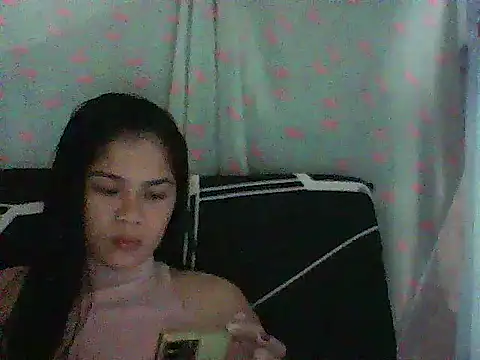 Snapshot of Zachariah_05 chatting on 10-08-25, 02:20 Zachariah 05 online show from 10-08-25, 02:20