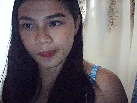 Snapshot of Zachariah_05 chatting on 10-17-25, 01:09 Zachariah 05 online show from 10-17-25, 01:09