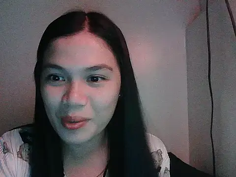 Snapshot of Zachariah_05 chatting on 05-21-26, 01:40 Zachariah 05 online show from 05-21-26, 01:40