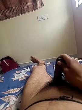 Snapshot of bobby3374 chatting on 10-11-25, 06:01 bobby3374 online show from 10-11-25, 06:01