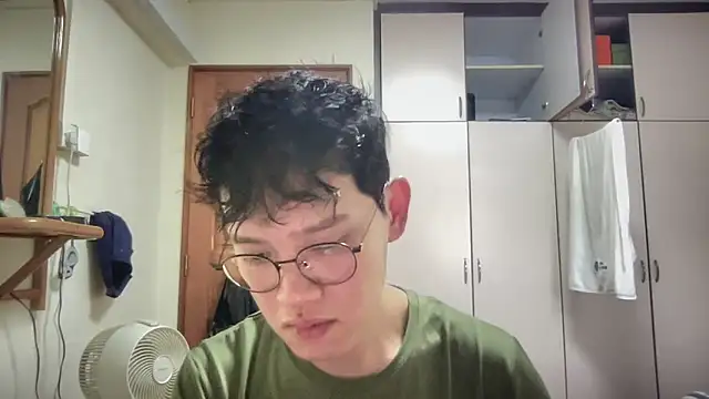 Snapshot of Passionatetwink2 chatting on 09-11-25, 04:34 Passionatetwink2 online show from 09-11-25, 04:34