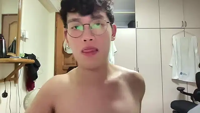 Snapshot of Passionatetwink2 chatting on 09-25-25, 10:19 Passionatetwink2 online show from 09-25-25, 10:19