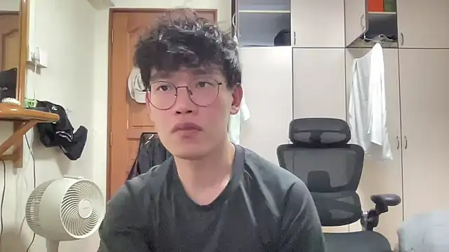 Snapshot of Passionatetwink2 chatting on 10-16-25, 08:37 Passionatetwink2 online show from 10-16-25, 08:37