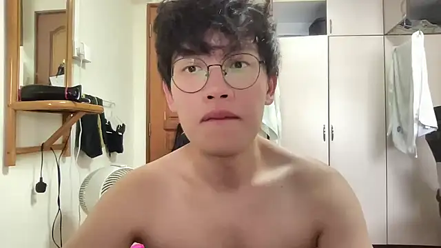 Snapshot of Passionatetwink2 chatting on 11-09-25, 06:23 Passionatetwink2 online show from 11-09-25, 06:23