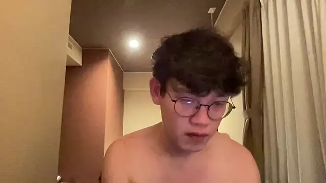 Snapshot of Passionatetwink2 chatting on 12-20-25, 01:51 Passionatetwink2 online show from 12-20-25, 01:51