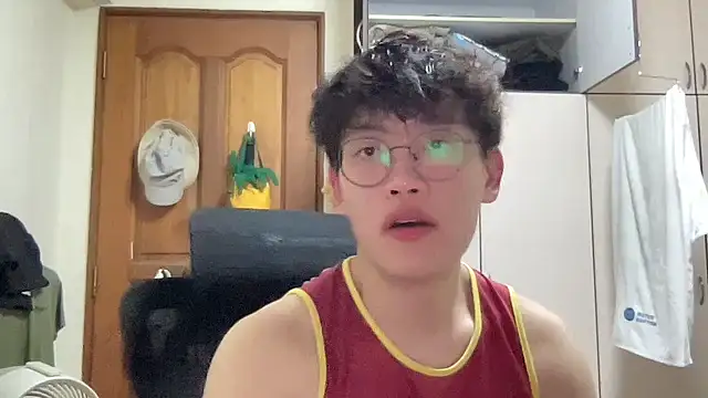 Snapshot of Passionatetwink2 chatting on 02-02-26, 11:42 Passionatetwink2 online show from 02-02-26, 11:42