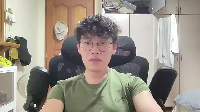 Snapshot of Passionatetwink2 chatting on 02-05-26, 10:09 Passionatetwink2 online show from 02-05-26, 10:09