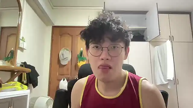 Snapshot of Passionatetwink2 chatting on 02-07-26, 08:29 Passionatetwink2 online show from 02-07-26, 08:29