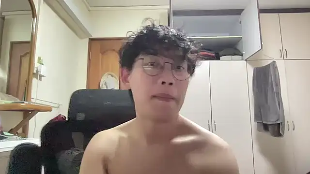 Snapshot of Passionatetwink2 chatting on 02-25-26, 11:42 Passionatetwink2 online show from 02-25-26, 11:42