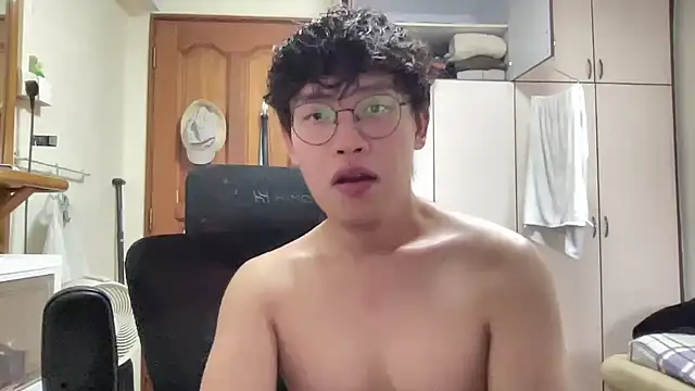 Snapshot of Passionatetwink2 chatting on 02-28-26, 07:53 Passionatetwink2 online show from 02-28-26, 07:53